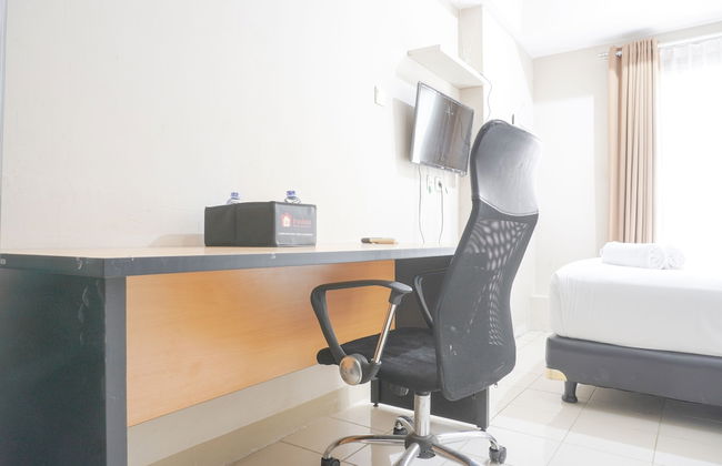 Cozy Living Studio Room At Sunter Park View Apartment - Foto 8