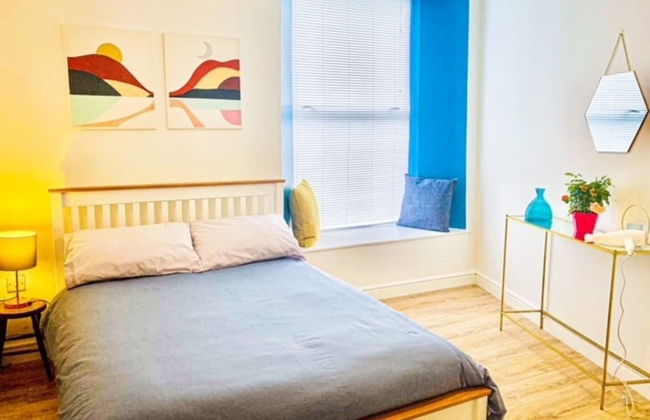 Stunning Renovated & Spacious 2 BR - 100m to Beach - Foto 2