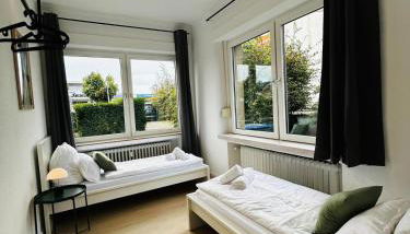 Haus Rasink I Monteure I Teams I 160m2 I 5 Z I Terrasse I P I 2 WC I Küche I Smart TV - Foto 5