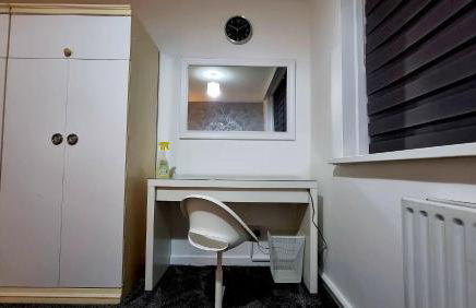 Amazing 1 bed entire flat with separate living room and kitchen in London With Free Parking - Foto 17