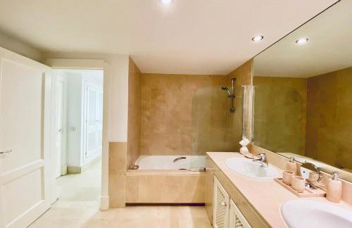 YOLO Spaces - Sotogrande Marina Duo Apartment - Foto 46