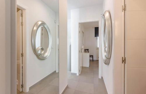 Villa Isabella, Luxury Villa with Heated Pool Ocean View in Adeje, Tenerife - Foto 29