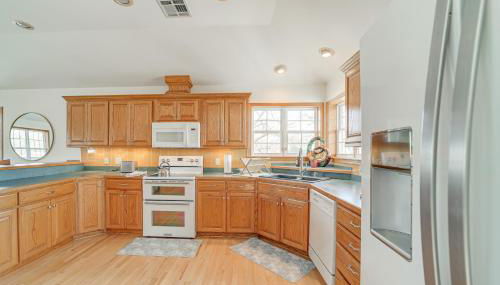 Game Room and Large Yard Vinita Farmhouse! - Foto 2