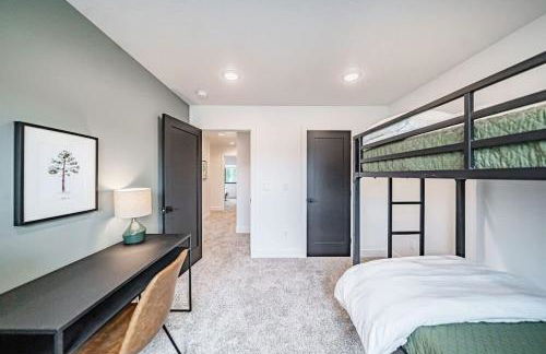 Unique Townhome with AC Garage Patio - Foto 23