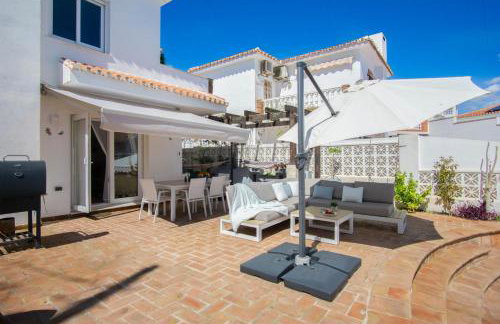 Private Beach Villa for 6 with Seaview, Pool & big Sun Terrace - Foto 9