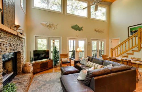 Spacious Georgia Escape with Fireplace, Deck and Grill - Foto 4
