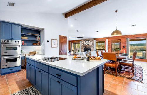 Impressive Modern Cabin with Beautiful Interior and Exterior in Ingram, Texas - Foto 11