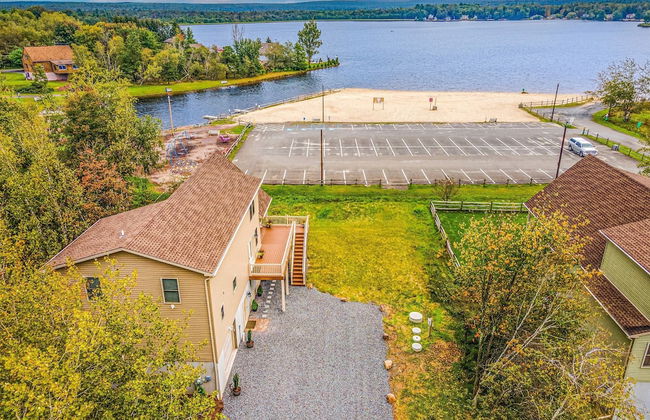 Pocono Paradise by Avantstay Lakeside Retreat, Hot Tub, Game Room, Near Beach - Foto 78