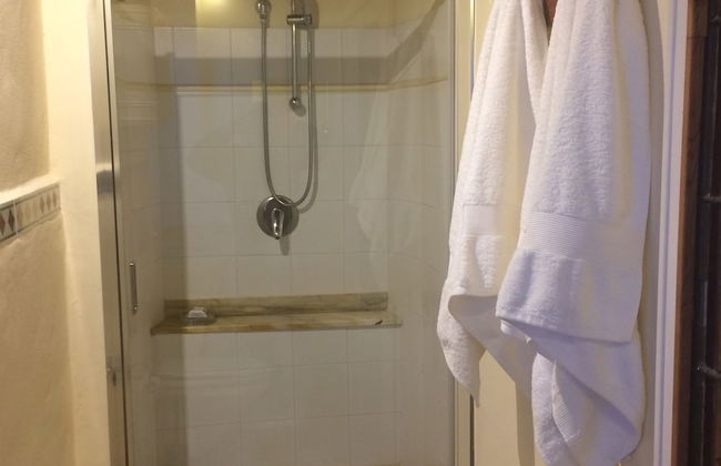 Adorable Tuscan Cottage With Beautiful Garden Just Outside Lucca, Sleeps 2 - Foto 7