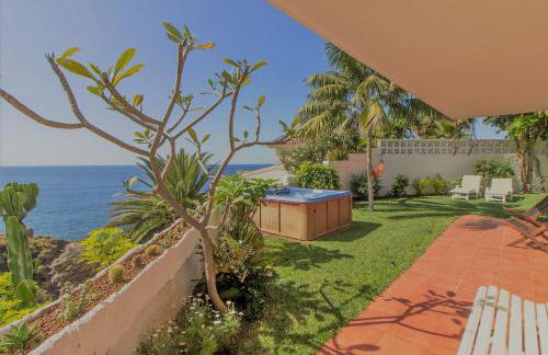 Villa in protected space in front of the sea - Foto 25
