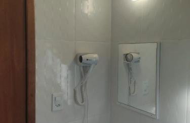 Unamar Cabo Frio, Condomínio Verão Vermelho 1, Casa Privativa a 100 metros da praia! - Foto 34