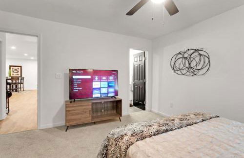 Retro Cumberland 2-Story Hangout near Six Flags - Foto 22