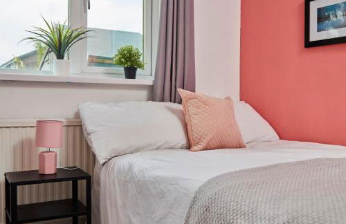 Cosy 2 bedroom flat, with parking & garden - Foto 9