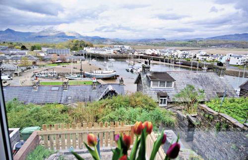 Harbour & Mountain Views, Porthmadog House, Sleeps 9, 4 Bedrooms, Two and Half Bathrooms - Photo 65