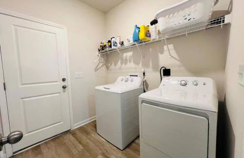 Simple Elegant Single Family Home DT Raleigh - Foto 41