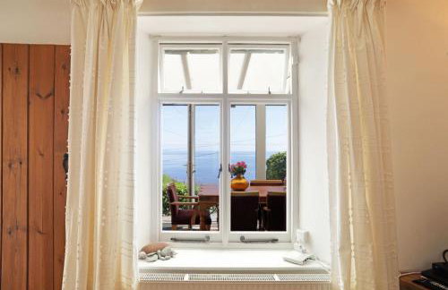 Drake Cottage with Hot tub - Photo 9