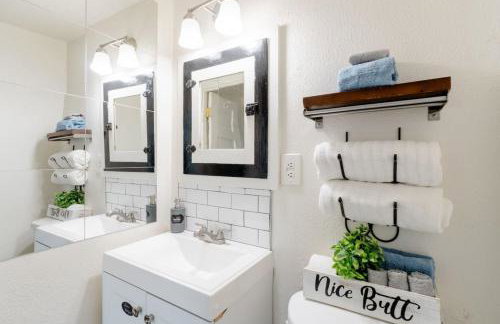 Bloom and Relax Historic 1BR in Downtown - Foto 54