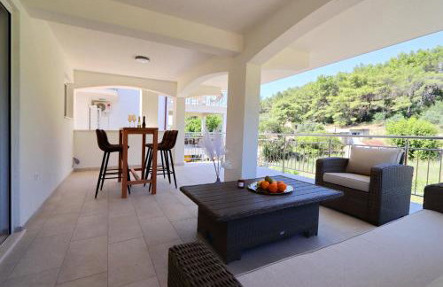 Villa Green Bay Apartments - Photo 10