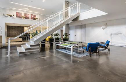 The 513 Flat 2! 1BR, 1Bath Apt with Pool and Riverfront View! Free Gated Parking! Only Steps from The banks & Stadiums! - Foto 24