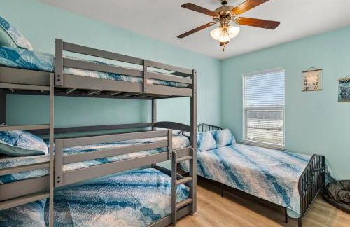 Summer Bliss Walk to Beach Master Suite Bunk Beds Sleeps 9 - Foto 4