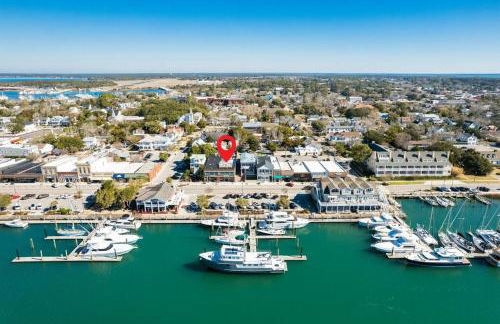 Why Knot Getaway…Rooftop with WaterView! Unit F - Foto 32