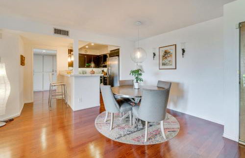 Granada Hills Condo with Community Pool and Workspace - Foto 4