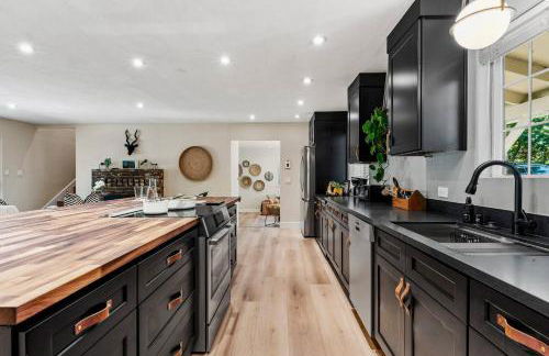 Spacious Cozy and Renovated Mountain Retreat - Foto 16