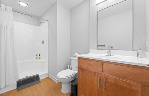 Spacious 2 BD Apt l Downtown Cleveland l Free Parking - Photo 17