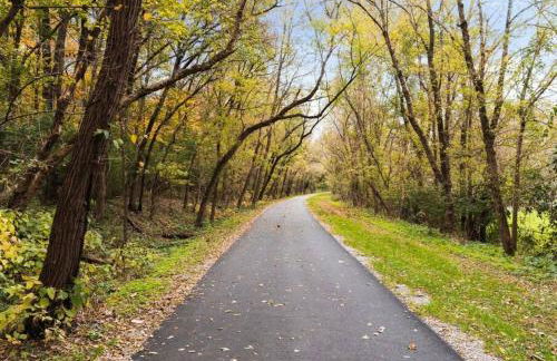 Updated 3bd Cottage on Bike Trail w/ River access! - Foto 32