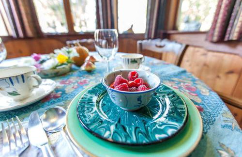 Antique Indonesian Teakwood Cottage for a Romantic Getaway in Petaluma, California - Foto 7