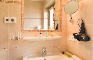 Haus Christl Reit im Winkl, Kostenloser Parkplatz, Spülmaschine, 5 Minuten zum Ortszentrum, ruhige Lage, Wlan - Foto 13