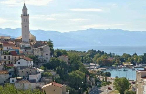 Apartments Girl - Photo 5