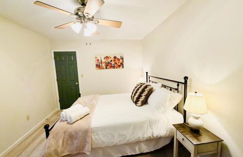 Premier 3BR Retreat - CVNP, Blossom & Boston Hills - Foto 14