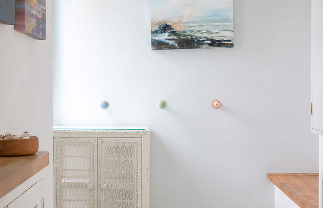 Tranquil Family Retreat 5 min to Beach Garden - Photo 8