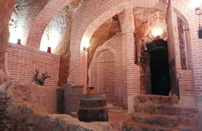 Visita a la bodega subterránea La Cárcel - Foto 2