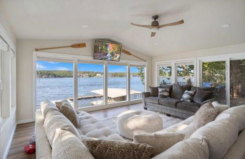 Lakefront Home Private Dock with Main Channel View - Foto 7