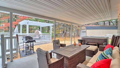 Pocono Home with Hot Tub, Fireplace and Game Room! - Foto 3