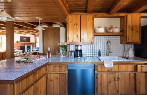 New! Designer 3BR Cabin Walk to Pond Mtn Views - Foto 65