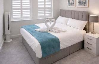 The Grand 4-Bed Ebbsfleet Home - Big Garden & Parking Space, Near Bluewater - Foto 22