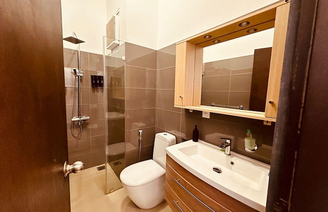 Sea View Luxury Room in Negombo - Photo 7