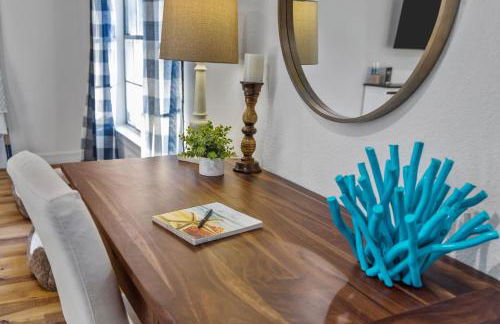 Seabrook 3BR Sleeps 10 w Backyard, Fire Pit Near Kemah - Foto 17