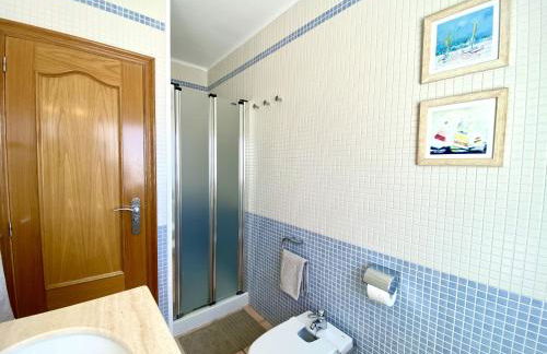 House in front of the beach with sea view - Foto 21