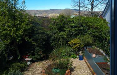 Old Road Cottage Pet Friendly Outdoors Beaches - Photo 14