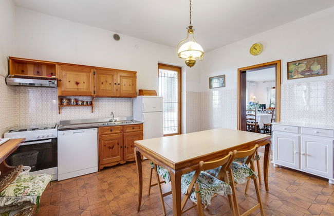 Villa in Torri With Pool & Mountain Views - Foto 12