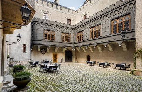 Zamek Karpniki Schloss Fischbach - Foto 3