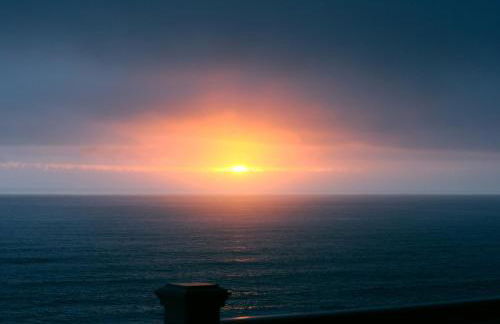 Amazing Oceanview 2 bedroom Oceanfront! by OceanviewHotTubs Shelter Cove, CA Tesla EV Station - Foto 51