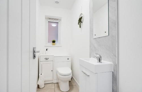 Dazzling & Modern 4bd - Coop LIVE - Etihad - Parking - Foto 33