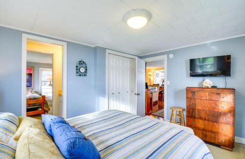 Bayfront Port Hadlock Retreat with Grill and Deck! - Foto 16