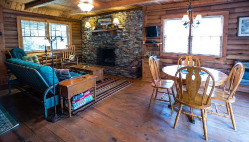 Creekside Hideaway Rustic Cabin - Secluded, Creekside Family Cabin - Foto 3