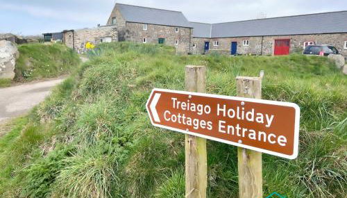 Ty Eithin - Rustic Cottage in St Davids - Photo 2